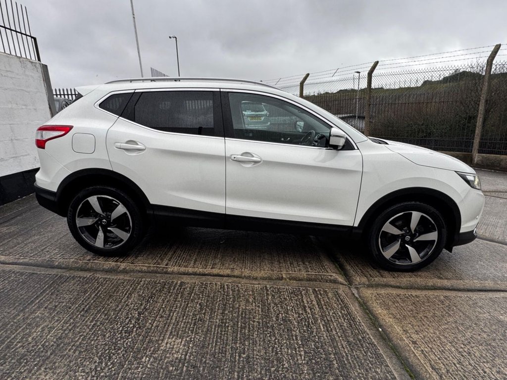 Used Nissan Qashqai 2015 for sale - 77263728: Photo 9