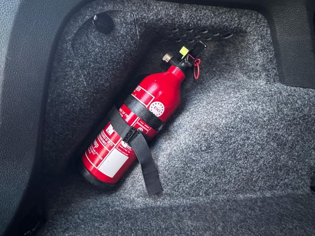 Used Volkswagen Polo 2011 for sale - 76962675: Photo 8