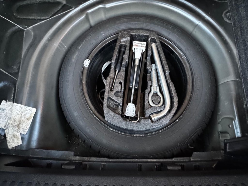 Used Volkswagen Polo 2011 for sale - 76962675: Photo 9