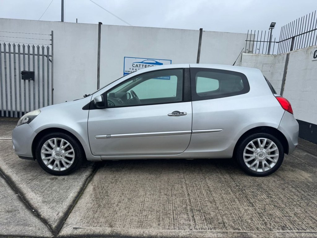 Used Renault Clio 2010 for sale - 78124459: Photo 2