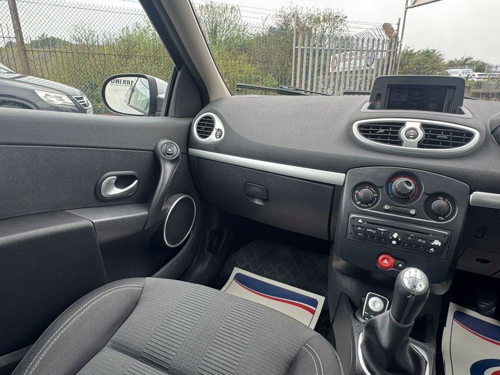 Used Renault Clio 2010 for sale - 78124459: Photo 21