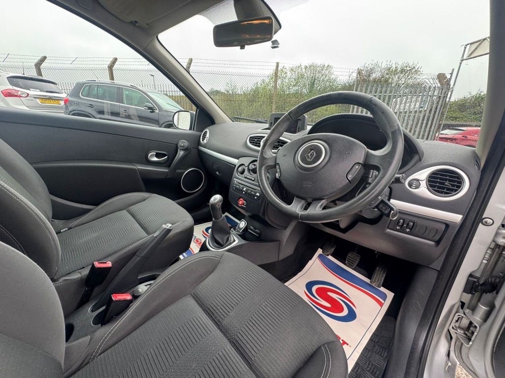 Used Renault Clio 2010 for sale - 78124459: Photo 27