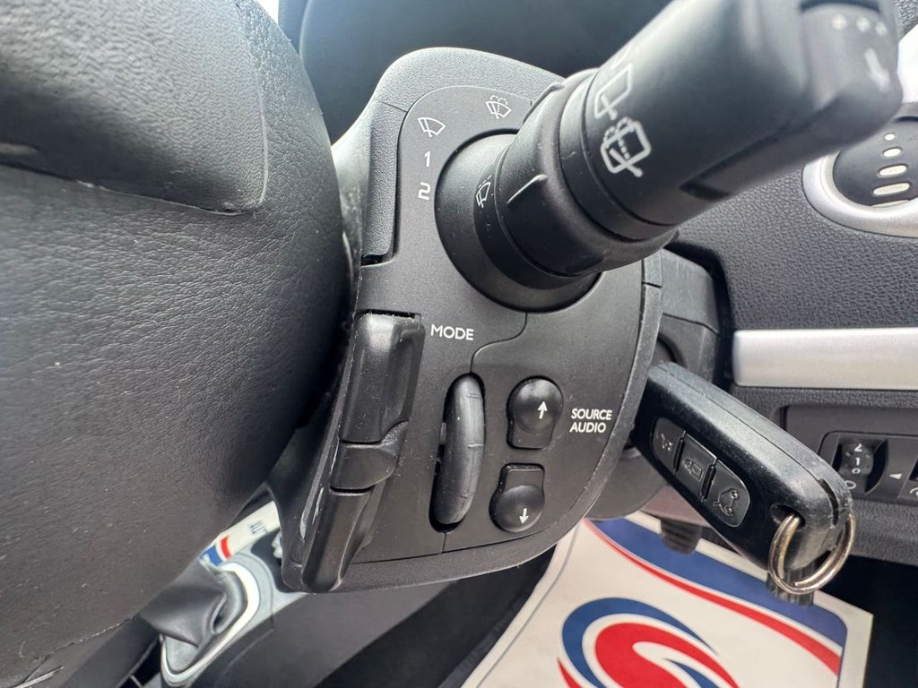 Used Renault Clio 2010 for sale - 78124459: Photo 33