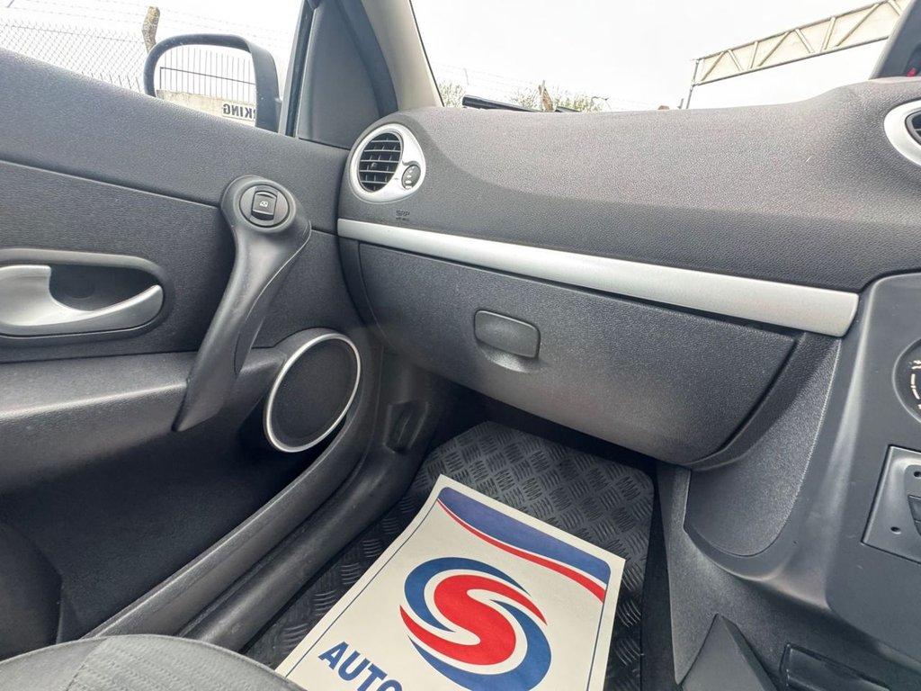 Used Renault Clio 2010 for sale - 78124459: Photo 34