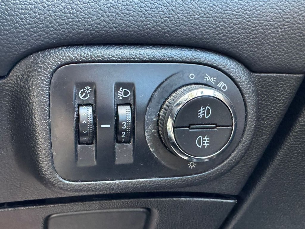 Used Vauxhall Zafira 2015 for sale - 77941762: Photo 37