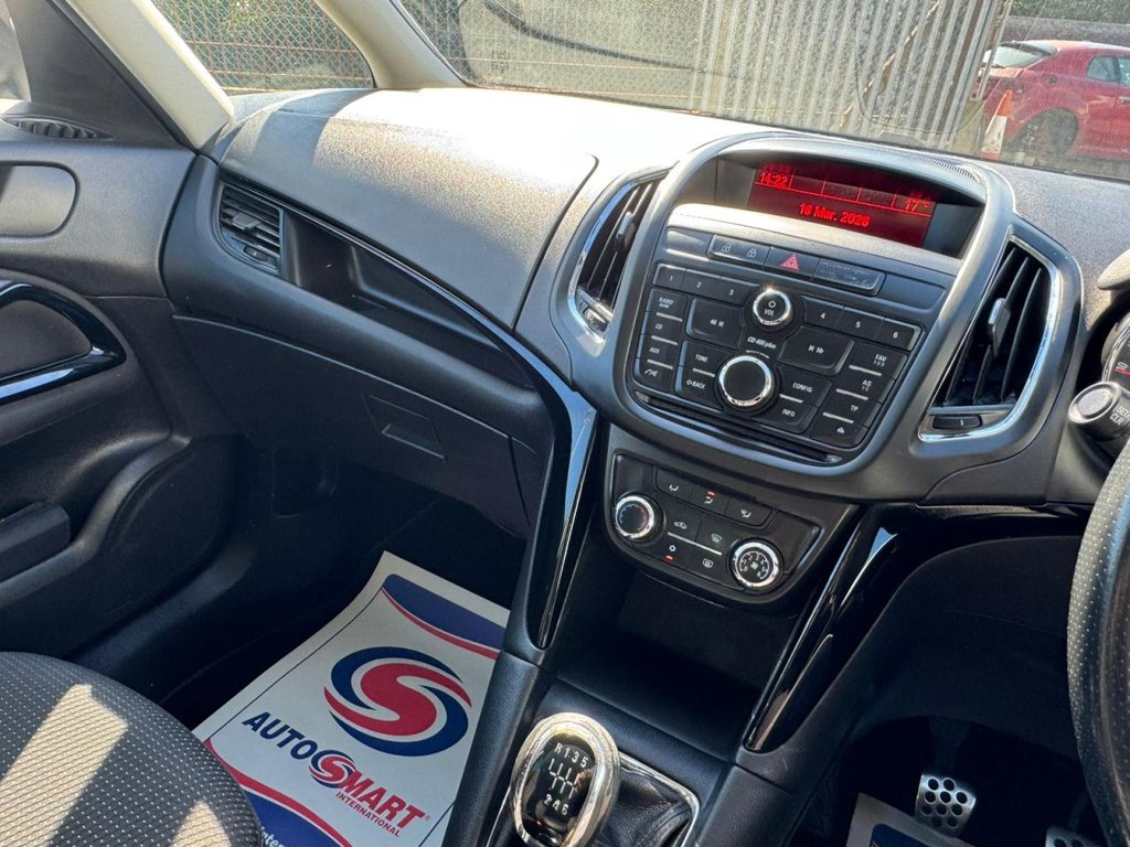 Used Vauxhall Zafira 2015 for sale - 77941762: Photo 40