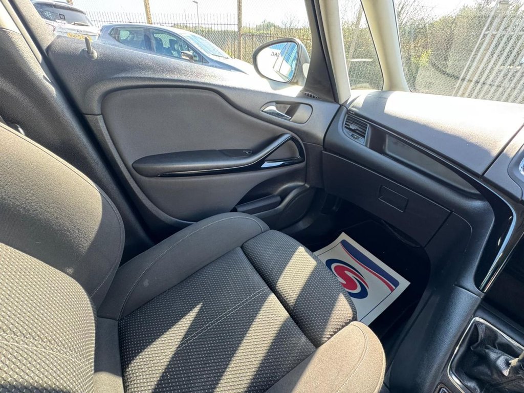 Used Vauxhall Zafira 2015 for sale - 77941762: Photo 41