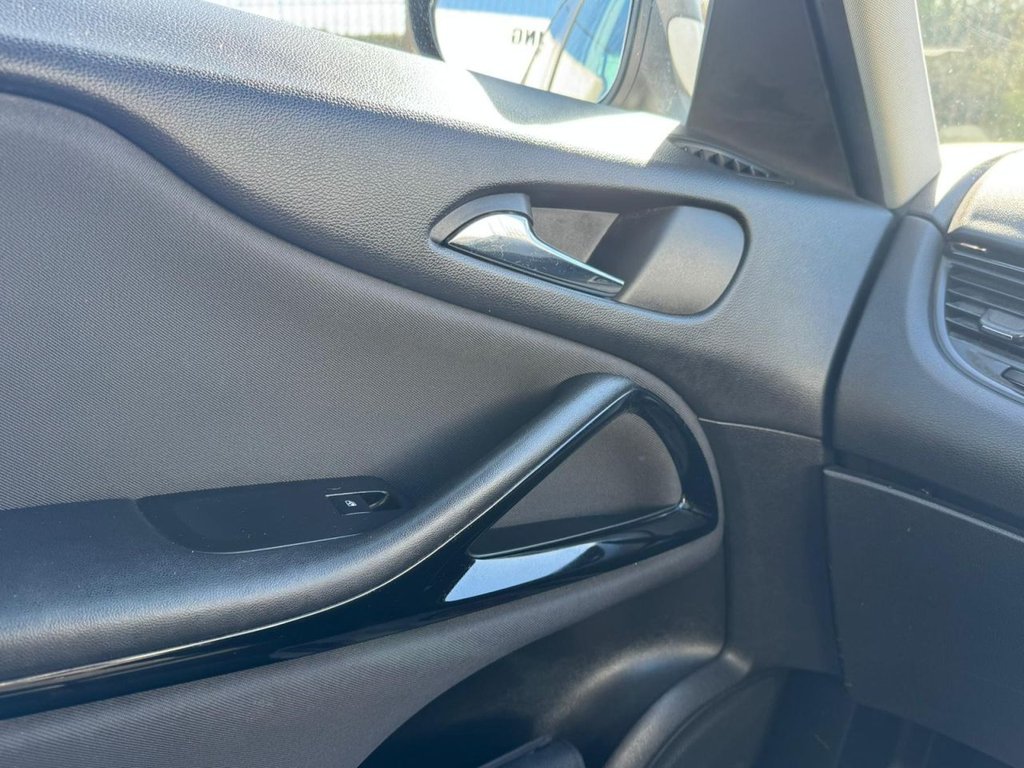 Used Vauxhall Zafira 2015 for sale - 77941762: Photo 42