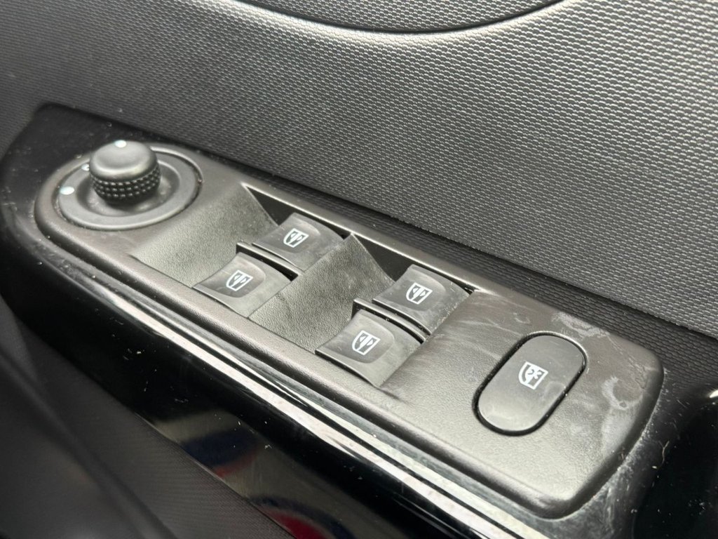 Used Renault Captur 2014 for sale - 77280789: Photo 31