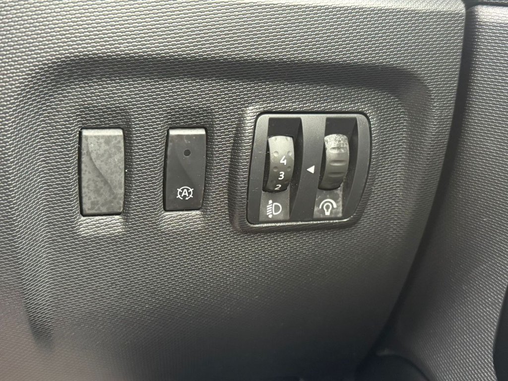 Used Renault Captur 2014 for sale - 77280789: Photo 32