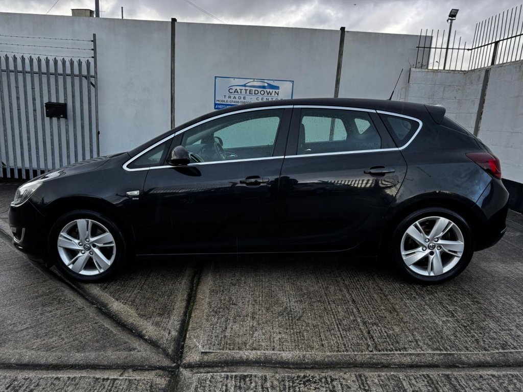 Used Vauxhall Astra 2013 for sale - 77313632: Photo 2