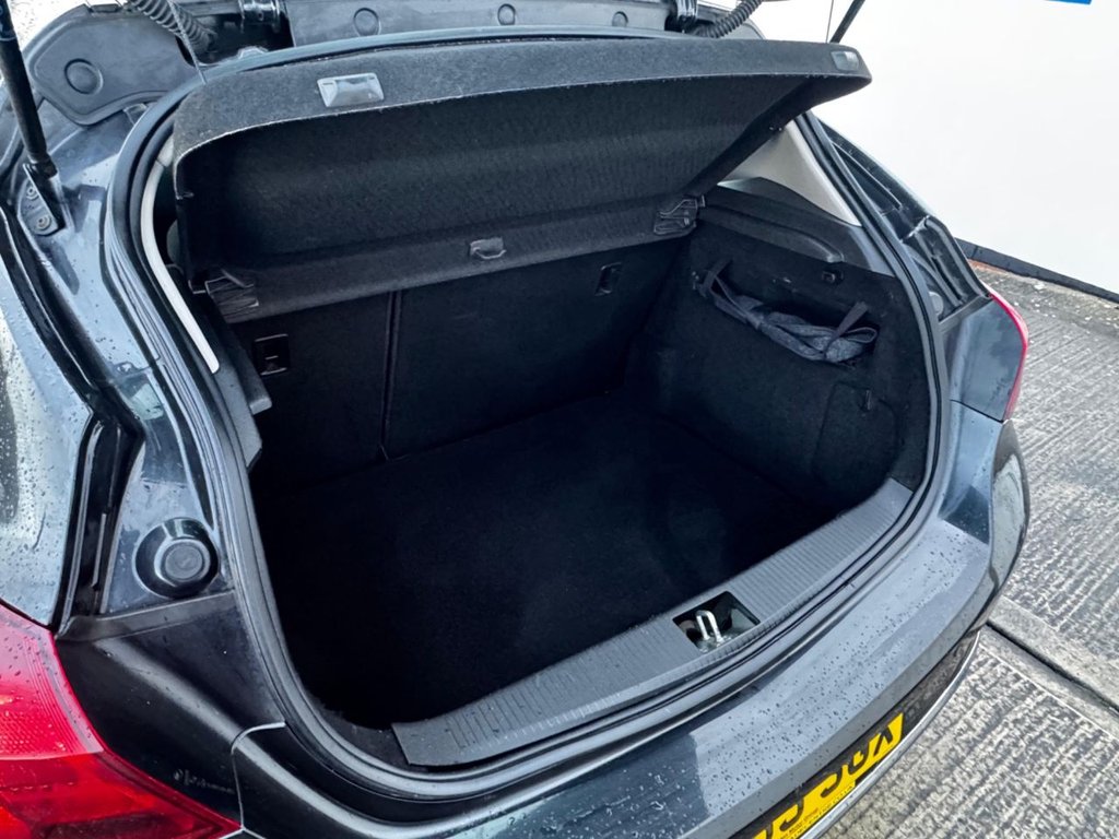 Used Vauxhall Astra 2013 for sale - 77313632: Photo 7