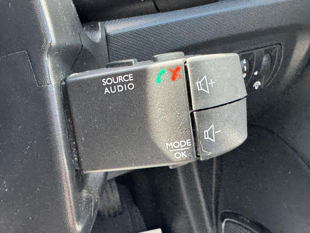 Used Renault Captur 2014 for sale - 76241361: Photo 25