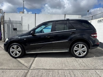 Used Mercedes-Benz M Class 2010 for sale - 78607330: Photo