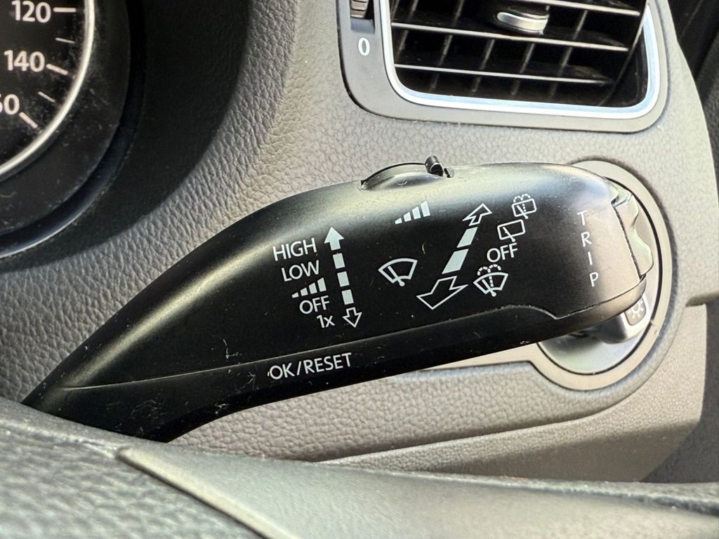 Used Volkswagen Polo 2011 for sale - 76570331: Photo 21