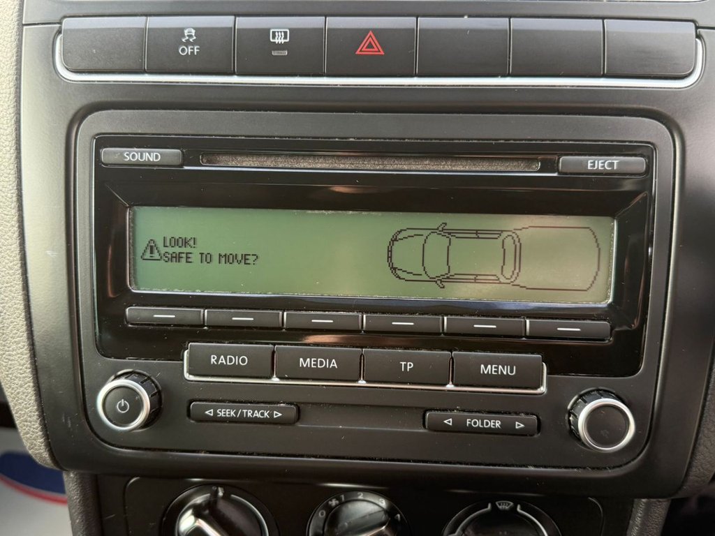 Used Volkswagen Polo 2011 for sale - 76570331: Photo 28