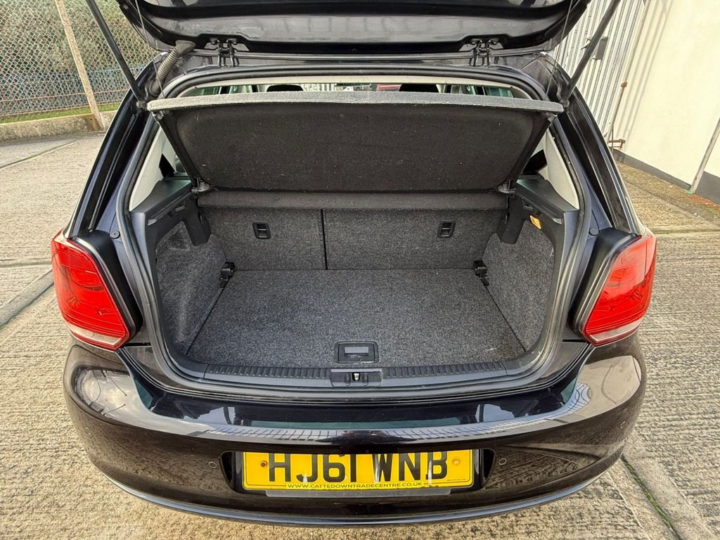 Used Volkswagen Polo 2011 for sale - 76570331: Photo 6