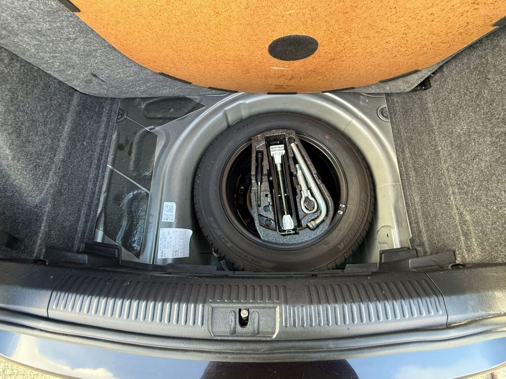 Used Volkswagen Polo 2011 for sale - 76570331: Photo 8