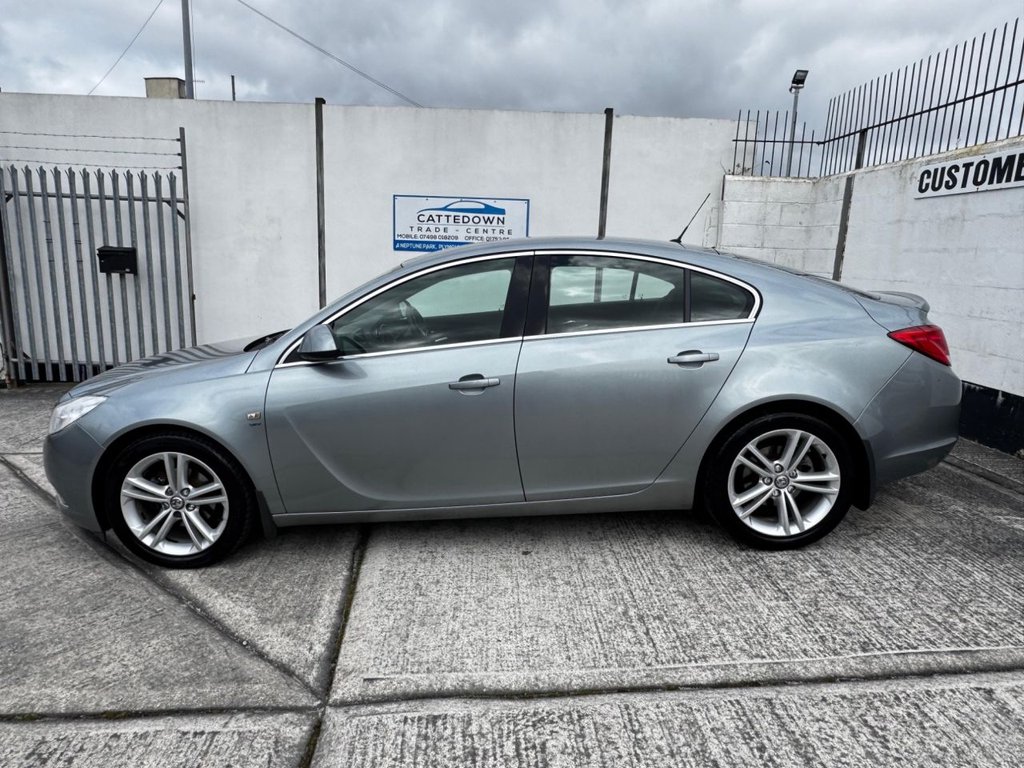 Used Vauxhall Insignia 2011 for sale - 78074120: Photo 2