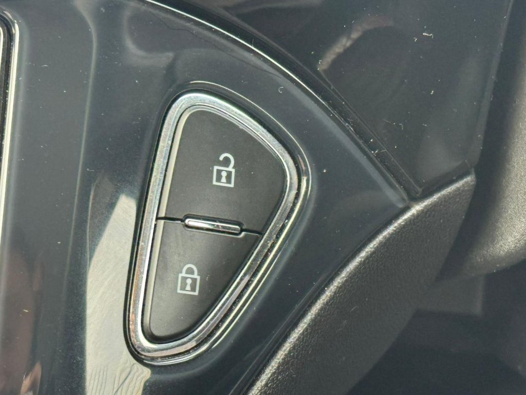 Used Vauxhall Corsa 2015 for sale - 76333748: Photo 41