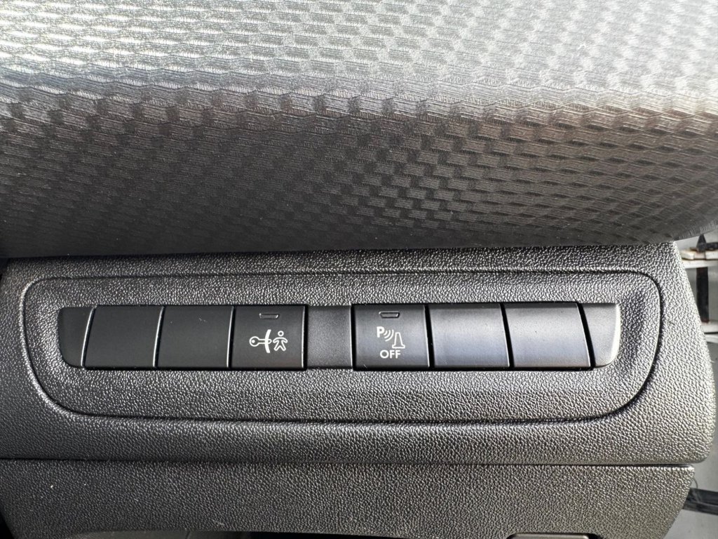 Used Peugeot 2008 2016 for sale - 75937309: Photo 37