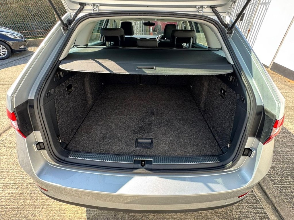 Used Skoda Superb 2017 for sale - 77953057: Photo 6