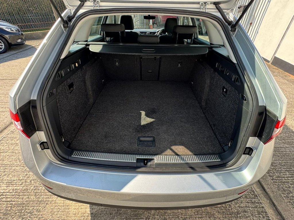 Used Skoda Superb 2017 for sale - 77953057: Photo 7