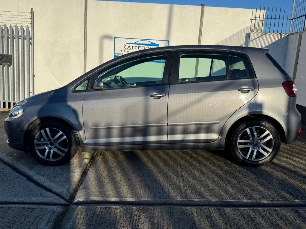 Used Volkswagen Golf Plus 2010 for sale - 76617577: Photo 2