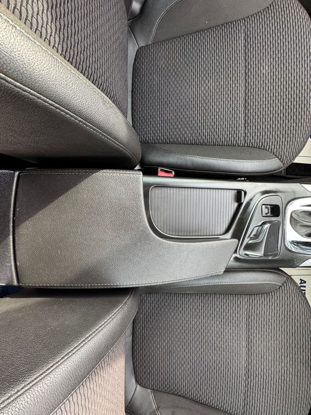 Used Vauxhall Insignia 2015 for sale - 77341785: Photo 28