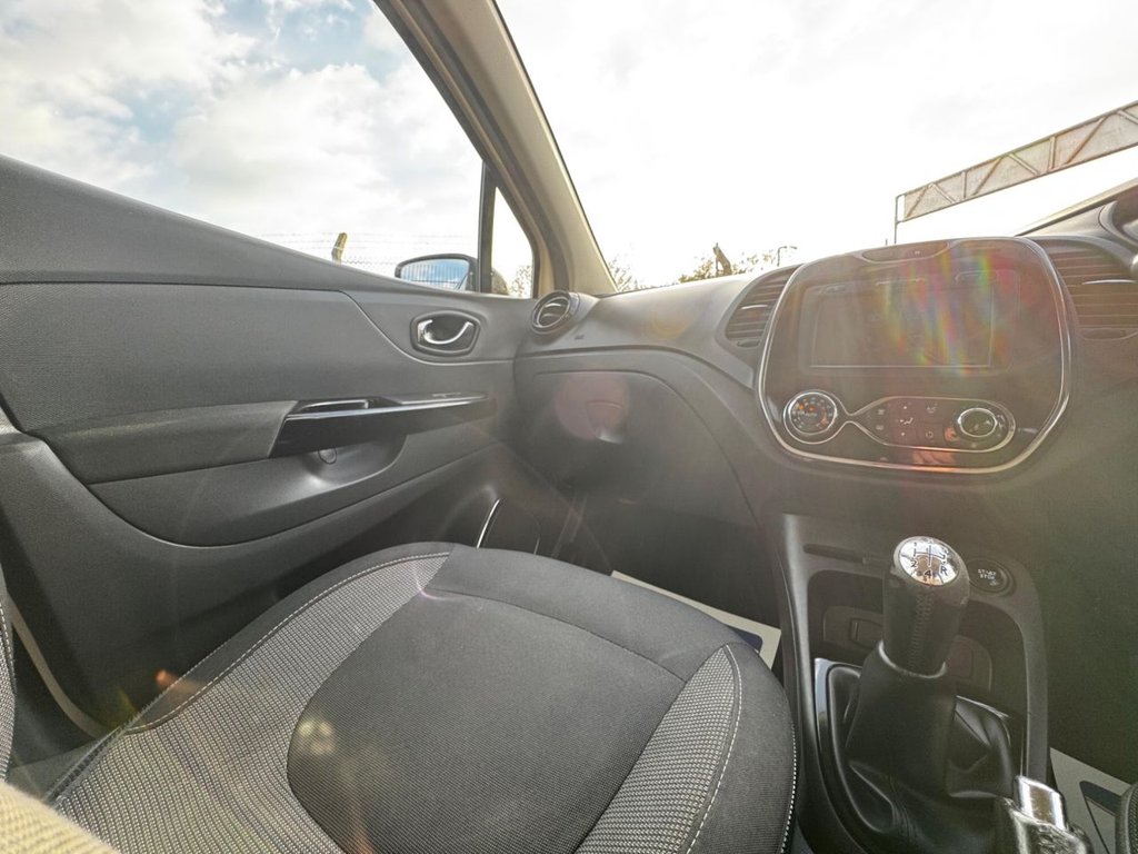 Used Renault Captur 2015 for sale - 77967192: Photo 21