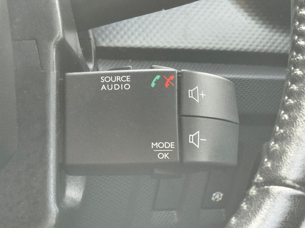 Used Renault Captur 2015 for sale - 77967192: Photo 27