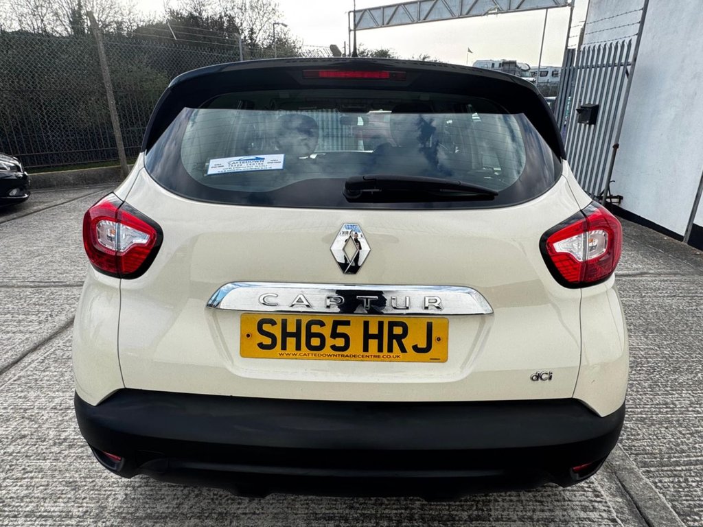 Used Renault Captur 2015 for sale - 77967192: Photo 4