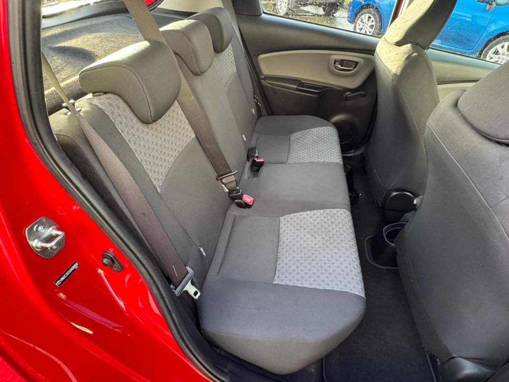 Used Toyota Yaris 2015 for sale - 76345495: Photo 12
