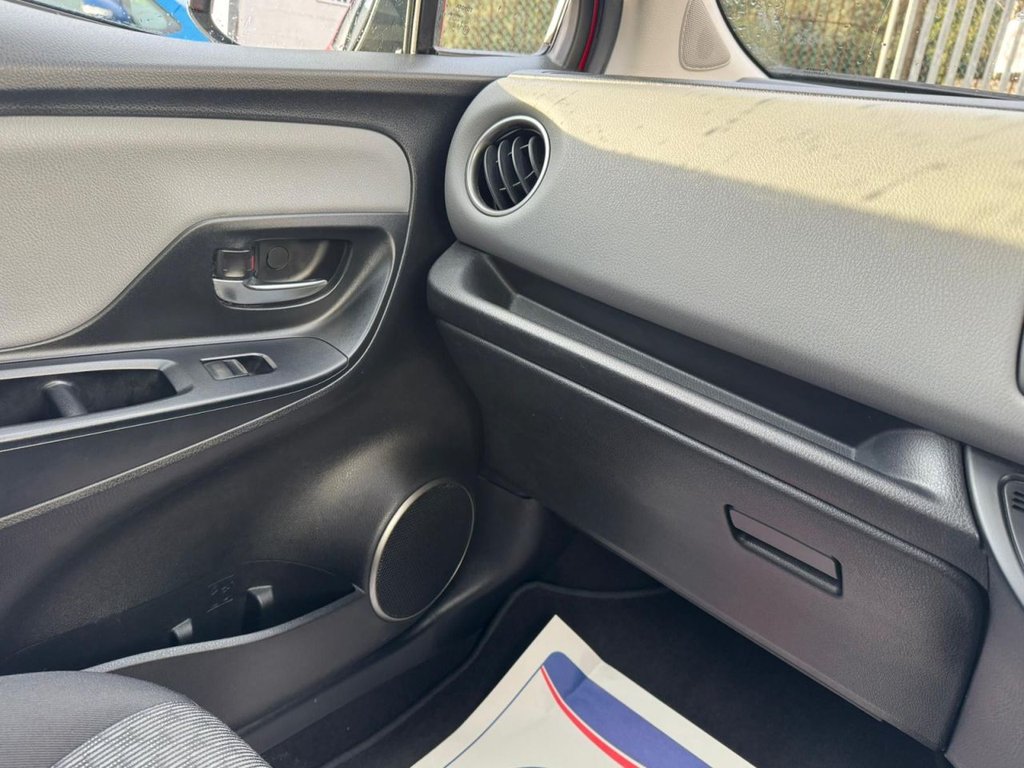 Used Toyota Yaris 2015 for sale - 76345495: Photo 36
