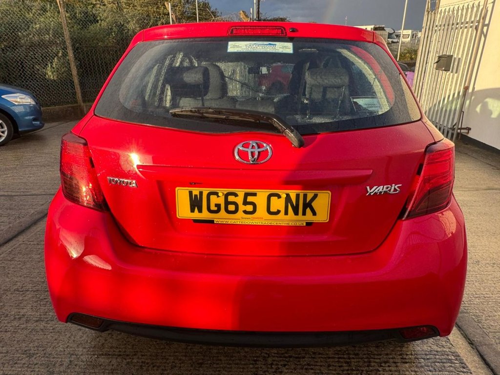 Used Toyota Yaris 2015 for sale - 76345495: Photo 4