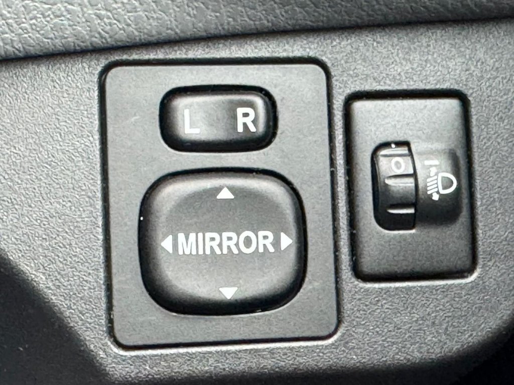 Used Toyota Yaris 2015 for sale - 76345495: Photo 41