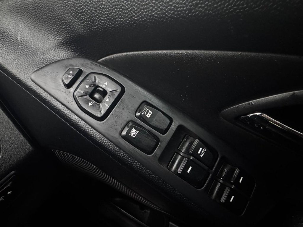 Used Hyundai Ix35 2011 for sale - 76977477: Photo 36