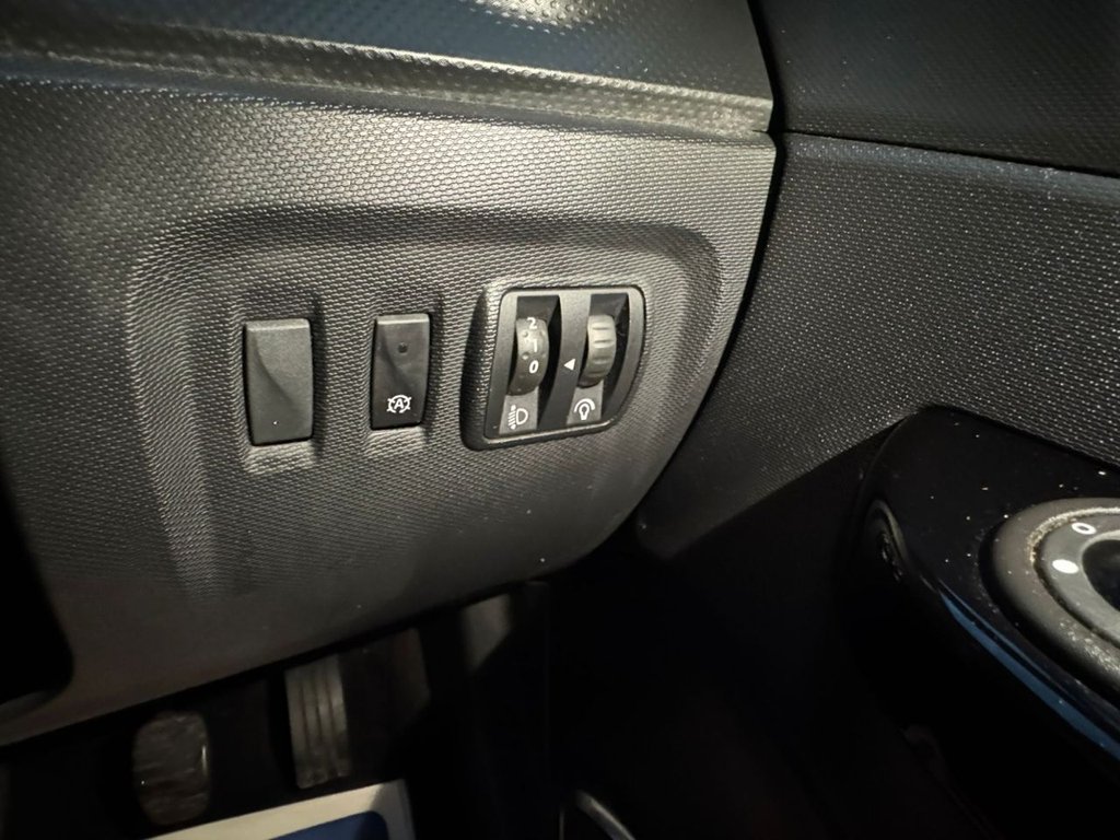 Used Renault Captur 2015 for sale - 77627460: Photo 33