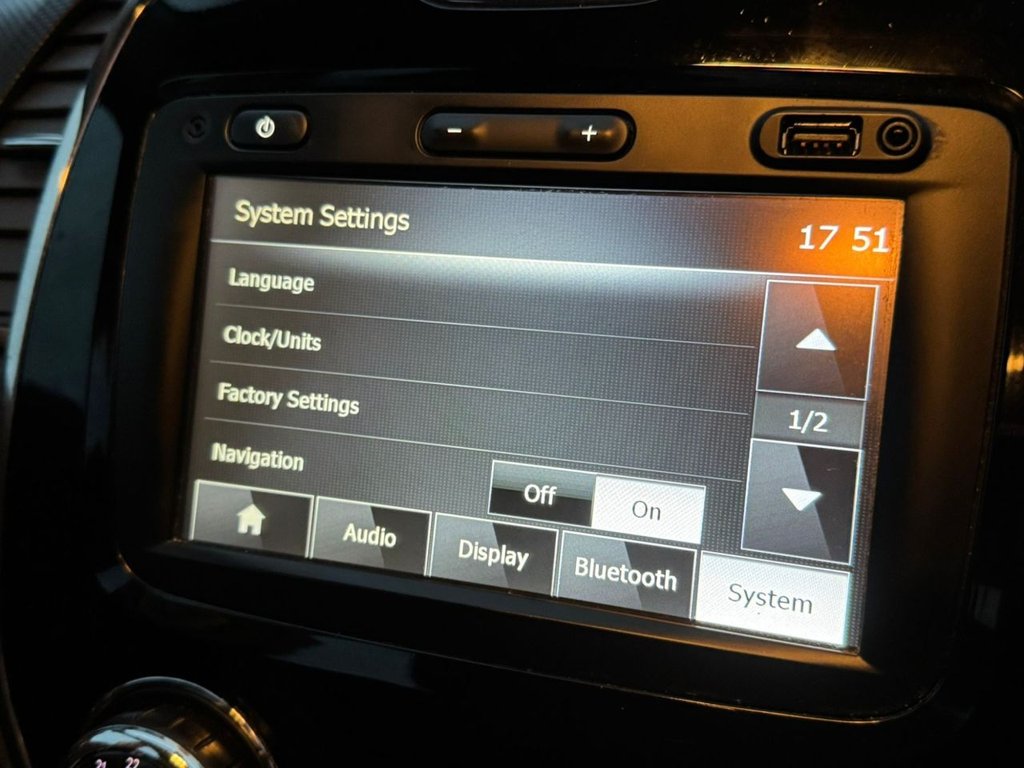 Used Renault Captur 2015 for sale - 77627460: Photo 44