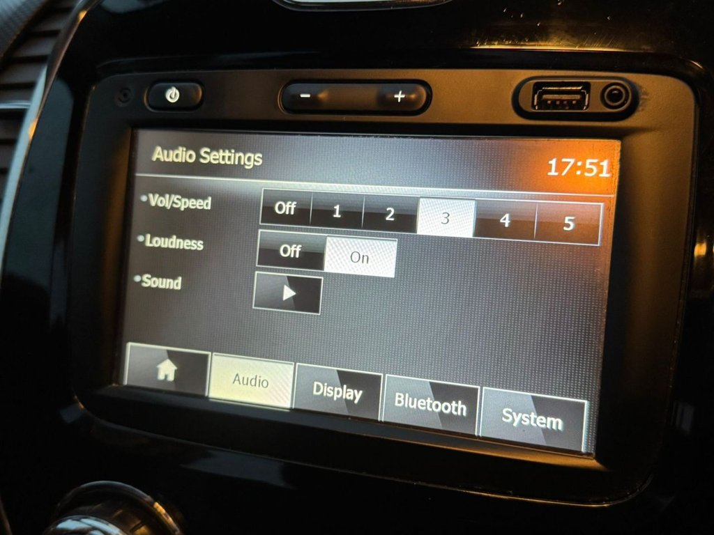 Used Renault Captur 2015 for sale - 77627460: Photo 49