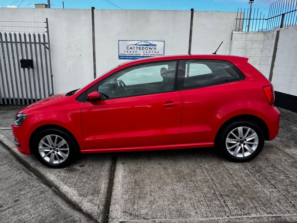 Used Volkswagen Polo 2015 for sale - 77442211: Photo 2