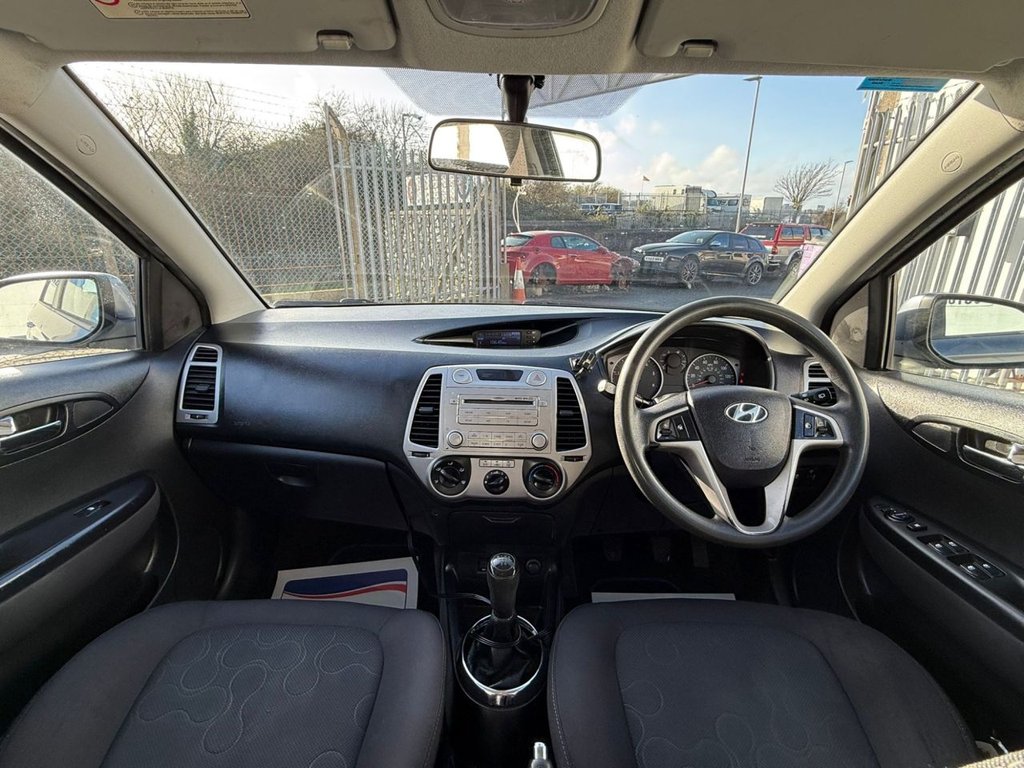 Used Hyundai i20 2010 for sale - 77372879: Photo 14