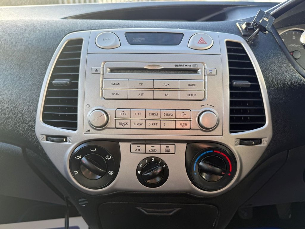 Used Hyundai i20 2010 for sale - 77372879: Photo 18