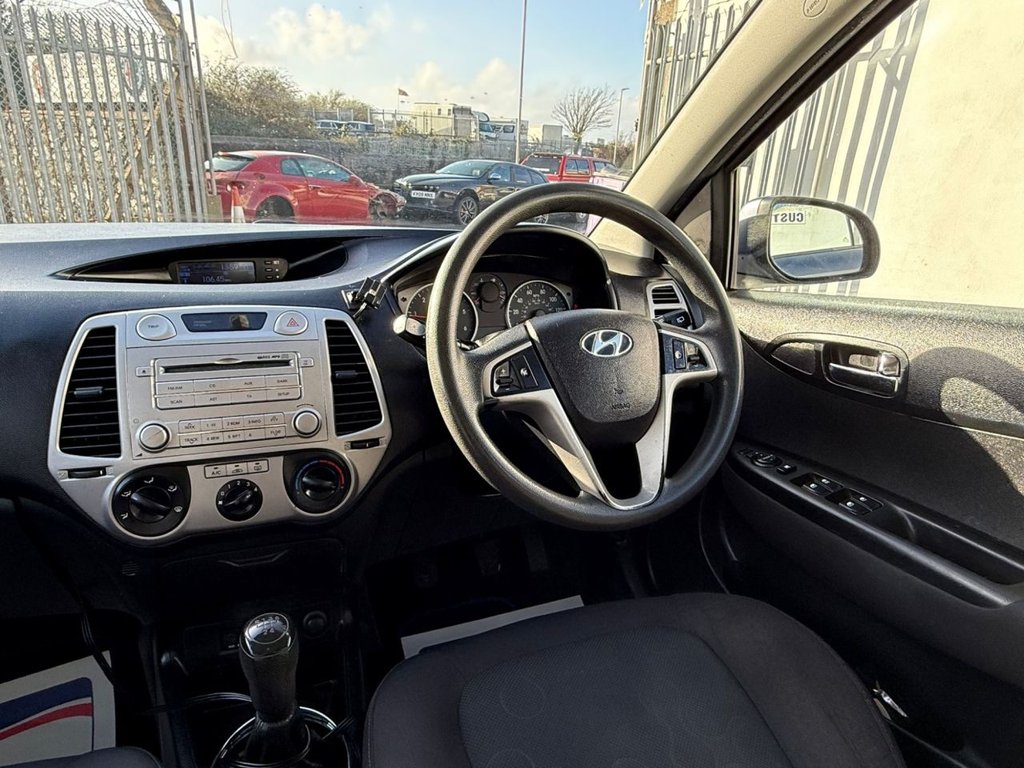 Used Hyundai i20 2010 for sale - 77372879: Photo 25
