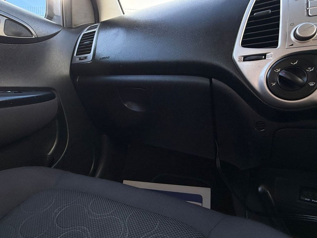 Used Hyundai i20 2010 for sale - 77372879: Photo 26