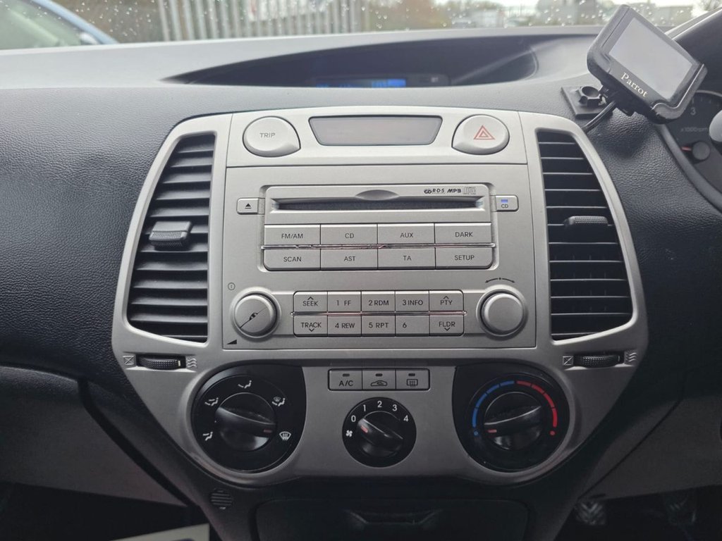 Used Hyundai i20 2010 for sale - 77372879: Photo 31