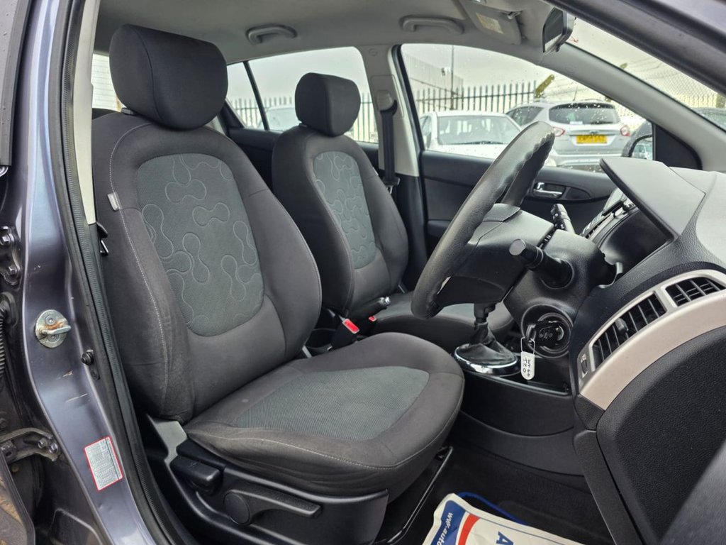 Used Hyundai i20 2010 for sale - 77372879: Photo 35