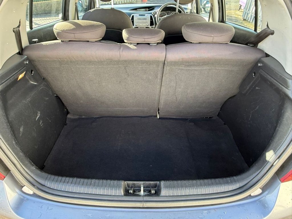 Used Hyundai i20 2010 for sale - 77372879: Photo 5