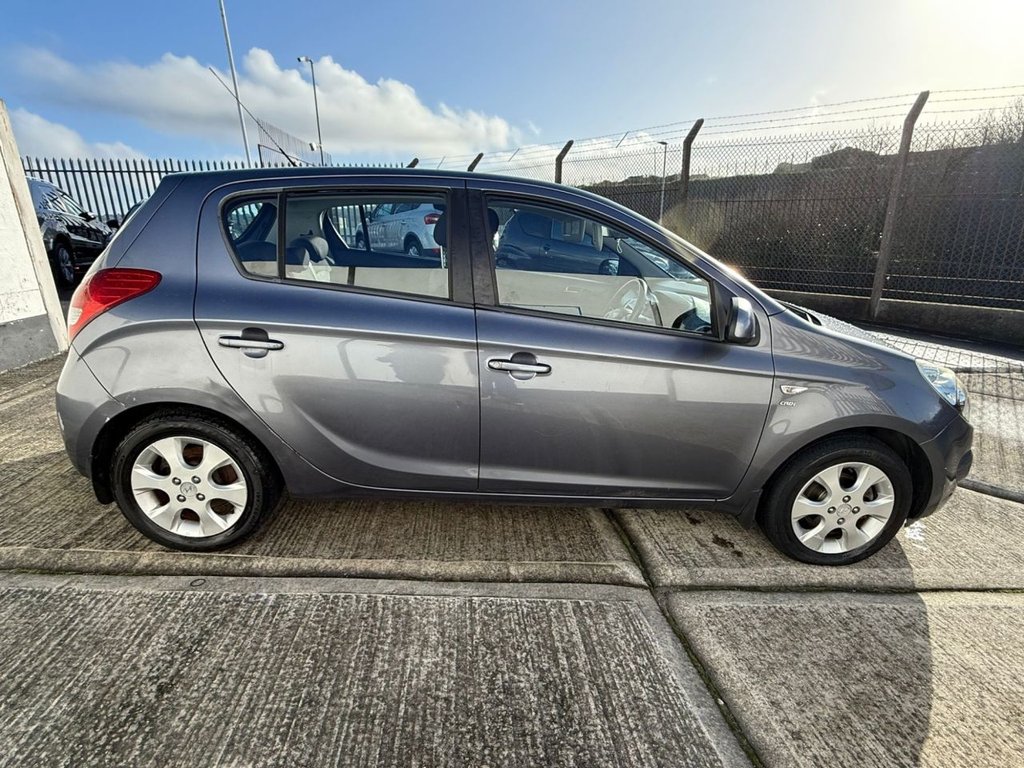 Used Hyundai i20 2010 for sale - 77372879: Photo 6