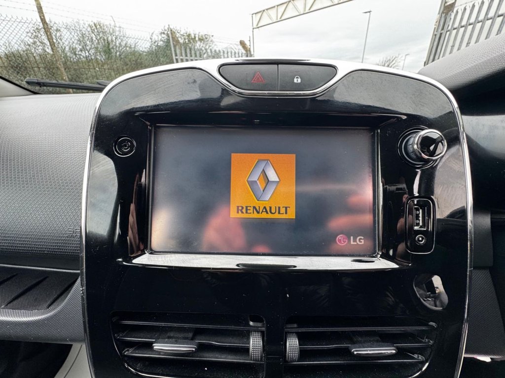 Used Renault Clio 2015 for sale - 76563323: Photo 27